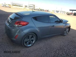 ✅ 2015 Hyundai Veloster • VIN: KMHTC6AD0FU228716 • Lot: 78545614. Wystawiony na Copart z przebiegiem 166 988 mil. Bezpłatny archiwum sprzedaży aukcyjnych z USA i szczegółowy raport historii pojazdu na DreamBid. Zdjęcie 3.