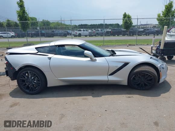 ✅ 2019 Chevrolet Corvette 1LT • VIN: 1G1YB2D72K5122695 • Лот: 42578448. Опубликован ранее на IAAI с пробегом 34 880 миль. Бесплатный доступ к архиву аукционных продаж из США и подробный отчёт об истории автомобиля на DreamBid. Изображение 12.