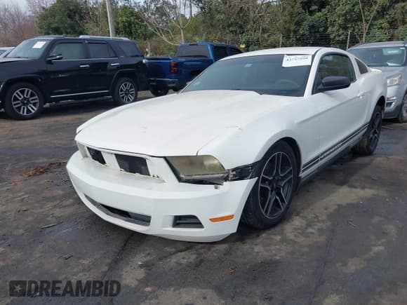 ✅ 2011 Ford Mustang Premium • VIN: 1ZVBP8AM8B5130213 • Lot: 43757998. Listed on IAAI with 146,934 mi. Free auction sales archive from the USA and detailed vehicle history report at DreamBid. Image 17.