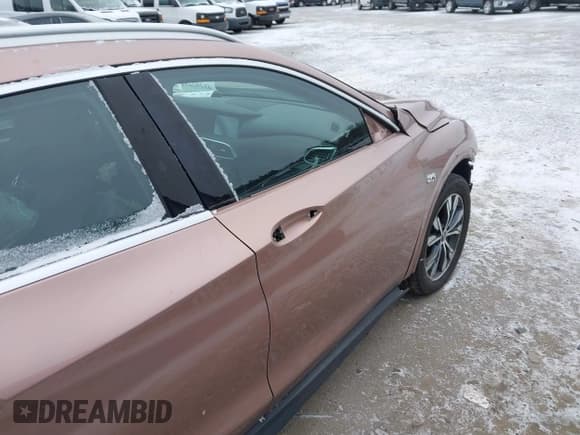 ✅ 2018 Infiniti QX30 Essential • VIN: SJKCH5CR7JA055695 • Lot: 41292291. Listed on IAAI with 129,634 mi. Free auction sales archive from the USA and detailed vehicle history report at DreamBid. Image 6.