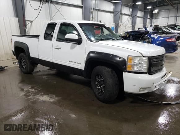 ✅ 2011 Chevrolet Silverado 1500 LT • VIN: 1GCRKSE3XBZ390880 • Lot: 73555074. Listed on Copart with 333,398 mi. Free auction sales archive from the USA and detailed vehicle history report at DreamBid. Image 4.