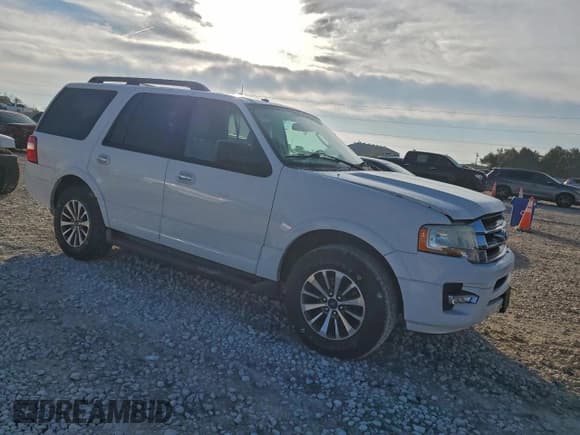 ✅ 2015 Ford Expedition XLT • VIN: 1FMJU1HT6FEF49934 • Lot: 95263485. Wystawiony na Copart z przebiegiem 215 542 mil. Bezpłatny archiwum sprzedaży aukcyjnych z USA i szczegółowy raport historii pojazdu na DreamBid. Zdjęcie 4.