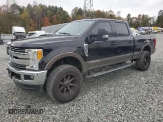 ✅ 2017 Ford F-250 Lariat • VIN: 1FT7W2BTXHEE13297 • Lot: 87478695. Wystawiony na Copart z przebiegiem 139 694 mil. Bezpłatny archiwum sprzedaży aukcyjnych z USA i szczegółowy raport historii pojazdu na DreamBid. Zdjęcie 1.