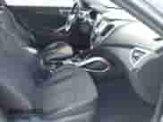 2015 Hyundai Veloster RE:FLEX с VIN KMHTC6AD5FU231708, выставлен на аукционе IAAI как лот 43283728 с пробегом 123 785 миль миль и . История ставок и продаж доступна на DreamBid. Изображение 5.