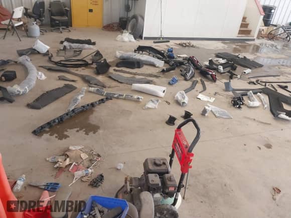 2021 Chevrolet Corvette 2LT z VIN 1G1YB2D41M5115133, wystawiony jako IAAI lot #43086866 z przebiegiem 24 381 mil mil oraz . Historia ofert i sprzedaży dostępna na DreamBid. Obrazek 19.