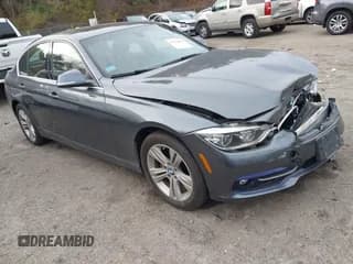 ✅ 2017 BMW 3 Series 330i xDrive • VIN: WBA8D9G39HNU63651 • Lot: 43568894. Wystawiony na IAAI z przebiegiem 61 859 mil. Bezpłatny archiwum sprzedaży aukcyjnych z USA i szczegółowy raport historii pojazdu na DreamBid. Zdjęcie 1.