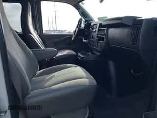 2020 Chevrolet Express Passenger LT с VIN 1GAZGPFG8L1209896, выставлен на аукционе IAAI как лот 41509992 с пробегом 240 207 миль миль и . История ставок и продаж доступна на DreamBid. Изображение 5.