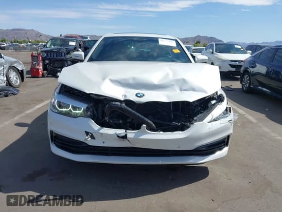 ✅ 2020 BMW 5 Series 530i • VIN: WBAJR3C04LCE17647 • Lot: 42181535. Wystawiony na IAAI z przebiegiem 42 265 mil. Bezpłatny archiwum sprzedaży aukcyjnych z USA i szczegółowy raport historii pojazdu na DreamBid. Zdjęcie 6.