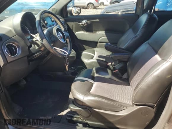 ✅ 2017 FIAT 500e • VIN: 3C3CFFGE9HT625290 • Lot: 71794424. Listed on Copart with 31,857 mi. Free auction sales archive from the USA and detailed vehicle history report at DreamBid. Image 7.