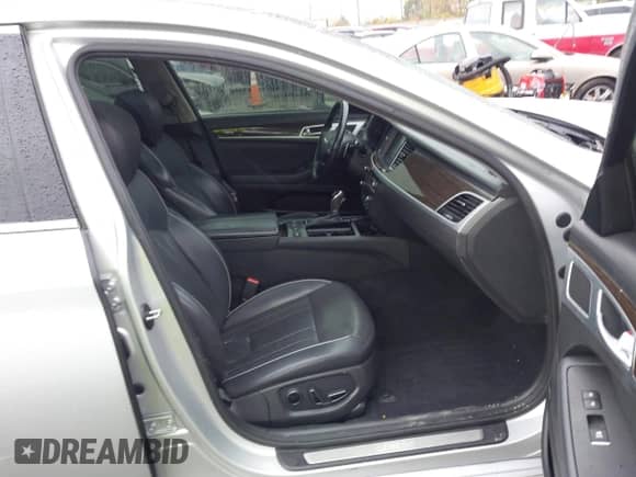 2015 Hyundai Genesis 3.8L with VIN KMHGN4JE7FU033656, listed as a IAAI auction lot 43529132 with 120,825 mi miles and . Bid and sale history available at DreamBid. Image 5.