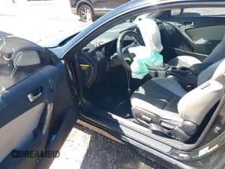 ✅ 2013 Hyundai Genesis Coupe R-Spec • VIN: KMHHT6KD0DU107881 • Lot: 41815614. Wystawiony na IAAI z przebiegiem 85 623 mil. Bezpłatny archiwum sprzedaży aukcyjnych z USA i szczegółowy raport historii pojazdu na DreamBid. Zdjęcie 5.