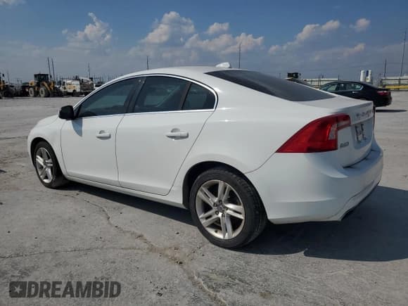 ✅ 2015 Volvo S60 T5 Drive-E Premier • VIN: YV140MFK8F1350796 • Lot: 81000745. Listed on Copart with 117,885 mi. Free auction sales archive from the USA and detailed vehicle history report at DreamBid. Image 2.