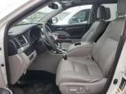 ✅ 2016 Toyota Highlander Limited • VIN: 5TDDKRFH8GS240756 • Lot: 69248855. Wystawiony na Copart z przebiegiem 137 640 mil. Bezpłatny archiwum sprzedaży aukcyjnych z USA i szczegółowy raport historii pojazdu na DreamBid. Zdjęcie 7.