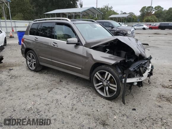 ✅ 2015 Mercedes-Benz GLK 350 • VIN: WDCGG5HBXFG423594 • Лот: 90292075. Опубликован ранее на Copart с пробегом 67 557 миль. Бесплатный доступ к архиву аукционных продаж из США и подробный отчёт об истории автомобиля на DreamBid. Изображение 4.