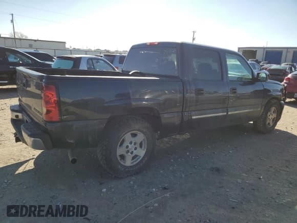 ✅ 2005 Chevrolet Silverado 1500 LS • VIN: 2GCEC13T351182488 • Лот: 74930534. Опубликован ранее на Copart с пробегом 180 304 миль. Бесплатный доступ к архиву аукционных продаж из США и подробный отчёт об истории автомобиля на DreamBid. Изображение 3.