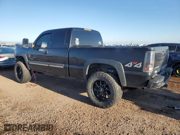 2007 Chevrolet Silverado 2500HD Work Truck with VIN 1GCHK29U97E176671, listed as a Copart auction lot 81140565 with 218,083 mi miles and Salvage title. Bid and sale history available at DreamBid. Image 2.