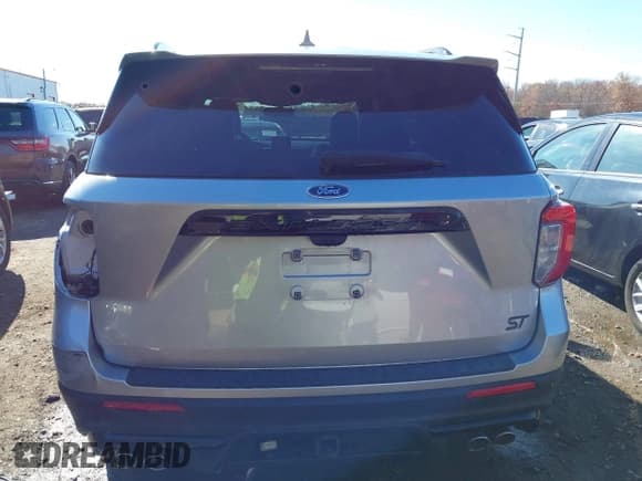 ✅ 2020 Ford Explorer ST • VIN: 1FM5K8GC1LGB61432 • Lot: 43650421. Wystawiony na IAAI z przebiegiem 83 099 mil. Bezpłatny archiwum sprzedaży aukcyjnych z USA i szczegółowy raport historii pojazdu na DreamBid. Zdjęcie 17.