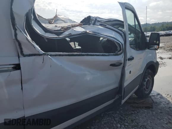 ✅ 2016 Ford Transit Cargo • VIN: 1FTYR2CG0GKA67340 • Лот: 64819365. Опубликован ранее на Copart с пробегом 292 872 миль. Бесплатный доступ к архиву аукционных продаж из США и подробный отчёт об истории автомобиля на DreamBid. Изображение 11.