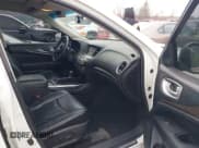 ✅ 2014 Infiniti QX60 • VIN: 5N1AL0MM5EC528059 • Lot: 43661748. Wystawiony na IAAI z przebiegiem 136 443 mil. Bezpłatny archiwum sprzedaży aukcyjnych z USA i szczegółowy raport historii pojazdu na DreamBid. Zdjęcie 5.