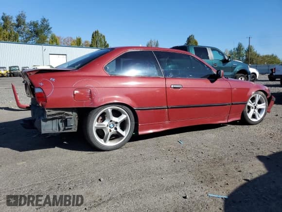 ✅ 1993 BMW 3 Series • VIN: WBABF3319PEF40084 • Lot: 74504144. Listed on Copart with 146,650 mi. Free auction sales archive from the USA and detailed vehicle history report at DreamBid. Image 3.