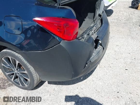 ✅ 2018 Toyota Corolla LE • VIN: 5YFBURHE3JP838905 • Lot: 43426181. Wystawiony na IAAI z przebiegiem 186 341 mil. Bezpłatny archiwum sprzedaży aukcyjnych z USA i szczegółowy raport historii pojazdu na DreamBid. Zdjęcie 6.