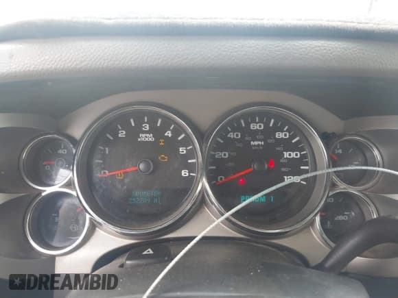 ✅ 2008 Chevrolet Silverado 2500HD Work Truck • VIN: 1GCHK29K08E104130 • Лот: 43603280. Опубликован ранее на IAAI с пробегом 252 209 миль. Бесплатный доступ к архиву аукционных продаж из США и подробный отчёт об истории автомобиля на DreamBid. Изображение 7.