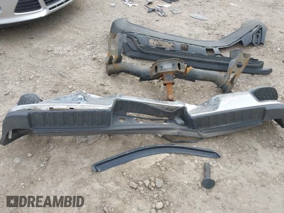 ✅ 2015 Chevrolet Silverado 2500HD LT • VIN: 1GC2KVEG8FZ544983 • Lot: 42264875. Wystawiony na IAAI z przebiegiem 186 478 mil. Bezpłatny archiwum sprzedaży aukcyjnych z USA i szczegółowy raport historii pojazdu na DreamBid. Zdjęcie 12.