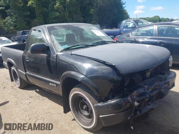 ✅ 2002 Chevrolet S-10 LS • VIN: 1GCCS145628180253 • Лот: 43132423. Опубликован ранее на IAAI с пробегом 103 662 миль. Бесплатный доступ к архиву аукционных продаж из США и подробный отчёт об истории автомобиля на DreamBid. Изображение 1.
