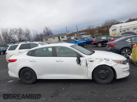 ✅ 2016 Kia Optima LX Turbo • VIN: 5XXGT4L18GG002735 • Lot: 43653969. Wystawiony na IAAI z przebiegiem 85 546 mil. Bezpłatny archiwum sprzedaży aukcyjnych z USA i szczegółowy raport historii pojazdu na DreamBid. Zdjęcie 13.