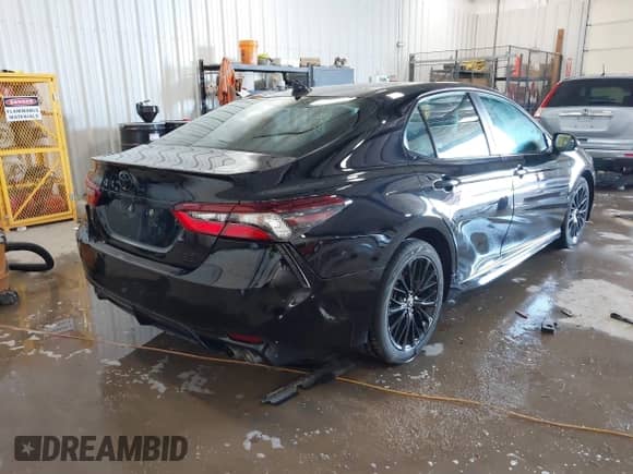 2021 Toyota Camry SE with VIN 4T1G11BK8MU029160, listed as a IAAI auction lot 41381296 with 58,952 mi miles and . Bid and sale history available at DreamBid. Image 4.