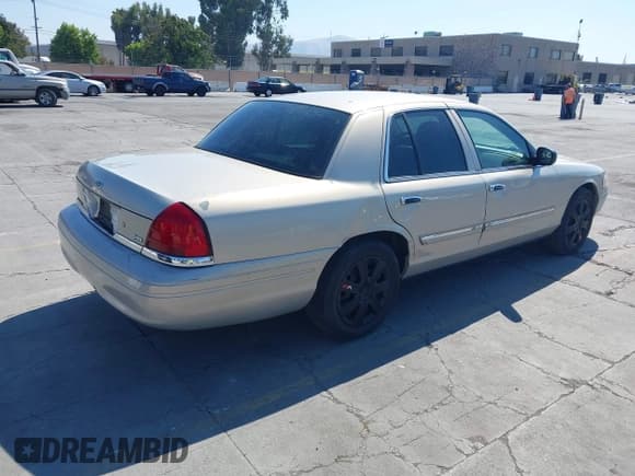 ✅ 2009 Ford Police Interceptor • VIN: 2FAHP71V39X118890 • Лот: 42979136. Опубликован ранее на IAAI с пробегом Не указан. Бесплатный доступ к архиву аукционных продаж из США и подробный отчёт об истории автомобиля на DreamBid. Изображение 4.