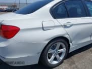 ✅ 2015 BMW 3 Series 320i • VIN: WBA3B1C51FK141111 • Lot: 42755636. Wystawiony na IAAI z przebiegiem 67 872 mil. Bezpłatny archiwum sprzedaży aukcyjnych z USA i szczegółowy raport historii pojazdu na DreamBid. Zdjęcie 12.