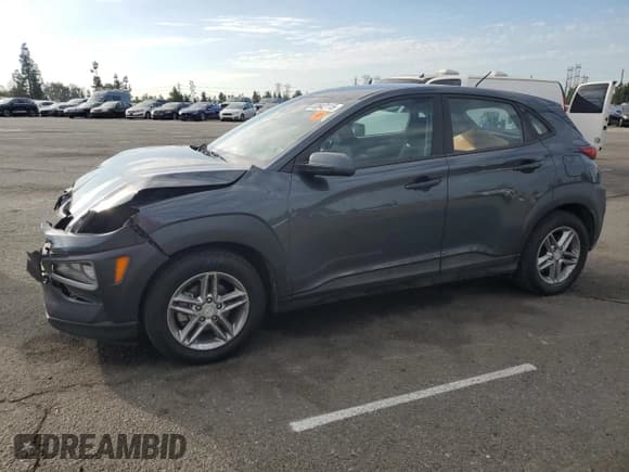 ✅ 2020 Hyundai Kona SE • VIN: KM8K12AA8LU545297 • Лот: 83842115. Опубликован ранее на Copart с пробегом 109 513 миль. Бесплатный доступ к архиву аукционных продаж из США и подробный отчёт об истории автомобиля на DreamBid. Изображение 1.