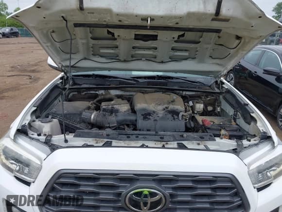 ✅ 2020 Toyota Tacoma SR5 • VIN: 5TFAZ5CNXLX089716 • Lot: 42344679. Listed on IAAI with 188,172 mi. Free auction sales archive from the USA and detailed vehicle history report at DreamBid. Image 10.