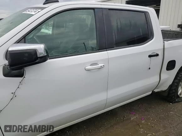 ✅ 2019 Chevrolet Silverado 1500 LT • VIN: 1GCUYDED9KZ199397 • Lot: 69481314. Wystawiony na Copart z przebiegiem 132 478 mil. Bezpłatny archiwum sprzedaży aukcyjnych z USA i szczegółowy raport historii pojazdu na DreamBid. Zdjęcie 13.