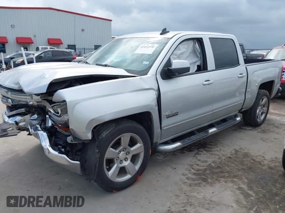✅ 2018 Chevrolet Silverado 1500 LT • VIN: 3GCPCREH4JG176023 • Лот: 42414198. Опубликован ранее на IAAI с пробегом 164 605 миль. Бесплатный доступ к архиву аукционных продаж из США и подробный отчёт об истории автомобиля на DreamBid. Изображение 2.