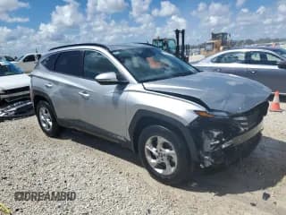 ✅ 2022 Hyundai Tucson SEL • VIN: 5NMJBCAE5NH119843 • Lot: 70604314. Wystawiony na Copart z przebiegiem 21 001 mil. Bezpłatny archiwum sprzedaży aukcyjnych z USA i szczegółowy raport historii pojazdu na DreamBid. Zdjęcie 4.