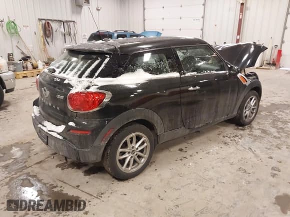 ✅ 2015 MINI Paceman • VIN: WMWSS1C57FWN94914 • Lot: 41553167. Wystawiony na IAAI z przebiegiem 70 134 mil. Bezpłatny archiwum sprzedaży aukcyjnych z USA i szczegółowy raport historii pojazdu na DreamBid. Zdjęcie 4.