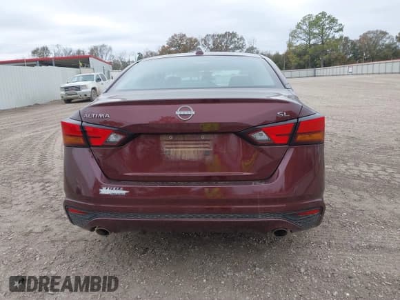 ✅ 2023 Nissan Altima SL • VIN: 1N4BL4EV1PN322676 • Lot: 41379363. Wystawiony na IAAI z przebiegiem 26 963 mil. Bezpłatny archiwum sprzedaży aukcyjnych z USA i szczegółowy raport historii pojazdu na DreamBid. Zdjęcie 16.