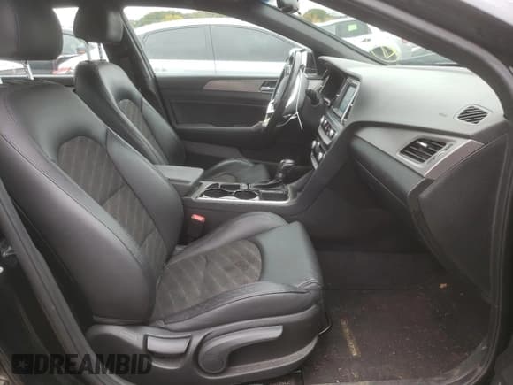 ✅ 2018 Hyundai Sonata Limited Plus • VIN: 5NPE34AB7JH671691 • Лот: 63158762. Опубликован ранее на Copart с пробегом 42 646 миль. Бесплатный доступ к архиву аукционных продаж из США и подробный отчёт об истории автомобиля на DreamBid. Изображение 5.