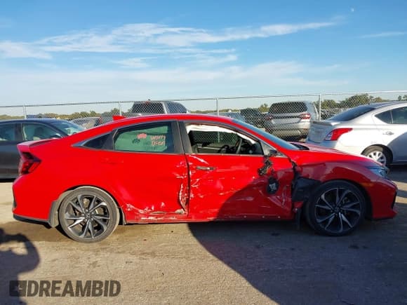 ✅ 2019 Honda Civic Si • VIN: 2HGFC1E59KH701082 • Лот: 43596521. Опубликован ранее на IAAI с пробегом 50 050 миль. Бесплатный доступ к архиву аукционных продаж из США и подробный отчёт об истории автомобиля на DreamBid. Изображение 13.