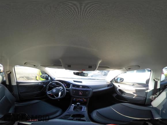 ✅ 2024 Volkswagen Tiguan SE • VIN: 3VV3B7AX6RM062915 • Lot: 43500920. Wystawiony na IAAI z przebiegiem 24 051 mil. Bezpłatny archiwum sprzedaży aukcyjnych z USA i szczegółowy raport historii pojazdu na DreamBid. Zdjęcie 19.