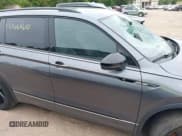 ✅ 2024 Volkswagen Tiguan SE R-Line Black • VIN: 3VV8B7AX9RM105729 • Lot: 43060610. Wystawiony na IAAI z przebiegiem 13 435 mil. Bezpłatny archiwum sprzedaży aukcyjnych z USA i szczegółowy raport historii pojazdu na DreamBid. Zdjęcie 13.