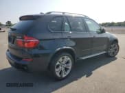✅ 2013 BMW X5 xDrive50i • VIN: 5UXZV8C56D0C15369 • Лот: 68594865. Опубликован ранее на Copart с пробегом 136 143 миль. Бесплатный доступ к архиву аукционных продаж из США и подробный отчёт об истории автомобиля на DreamBid. Изображение 3.