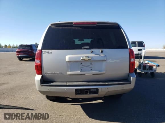✅ 2007 Chevrolet Suburban LTZ • VIN: 3GNFK16387G102896 • Lot: 77573624. Wystawiony na Copart z przebiegiem 248 018 mil. Bezpłatny archiwum sprzedaży aukcyjnych z USA i szczegółowy raport historii pojazdu na DreamBid. Zdjęcie 6.