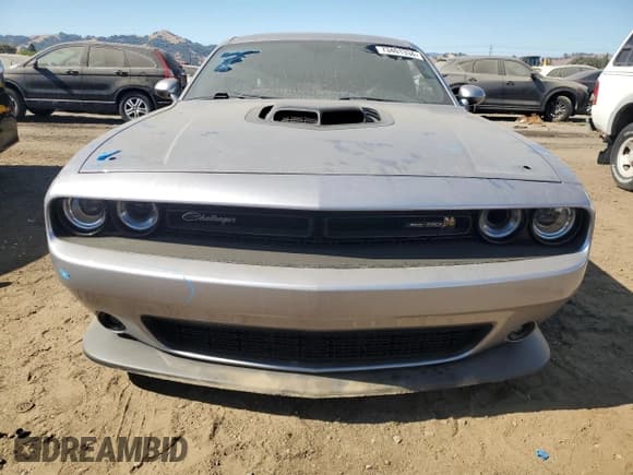 ✅ 2017 Dodge Challenger T/A 392 • VIN: 2C3CDZFJ6HH514646 • Lot: 73401334. Wystawiony na Copart z przebiegiem 63 632 mil. Bezpłatny archiwum sprzedaży aukcyjnych z USA i szczegółowy raport historii pojazdu na DreamBid. Zdjęcie 5.