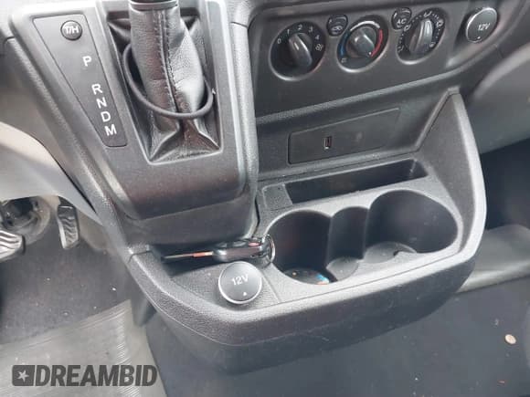 ✅ 2017 Ford Transit XL • VIN: 1FBZX2ZM8HKB08231 • Lot: 41422653. Wystawiony na IAAI z przebiegiem Nie podano. Bezpłatny archiwum sprzedaży aukcyjnych z USA i szczegółowy raport historii pojazdu na DreamBid. Zdjęcie 11.