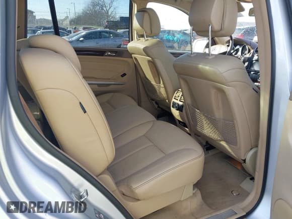✅ 2010 Mercedes-Benz GL 550 • VIN: 4JGBF8GE4AA573417 • Lot: 43727020. Wystawiony na IAAI z przebiegiem 184 232 mil. Bezpłatny archiwum sprzedaży aukcyjnych z USA i szczegółowy raport historii pojazdu na DreamBid. Zdjęcie 8.