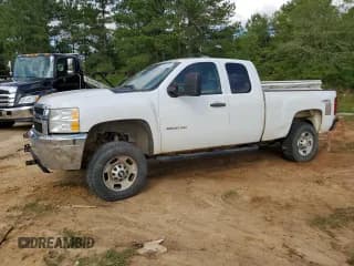 ✅ 2012 Chevrolet Silverado 2500HD Work Truck • VIN: 1GC2KVCG4CZ315361 • Lot: 59682845. Wystawiony na Copart z przebiegiem 285 284 mil. Bezpłatny archiwum sprzedaży aukcyjnych z USA i szczegółowy raport historii pojazdu na DreamBid. Zdjęcie 1.