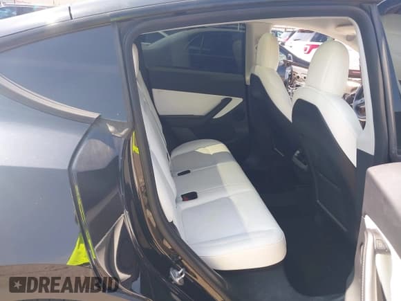 ✅ 2022 Tesla Model Y Performance • VIN: 7SAYGDEF1NF340613 • Лот: 42936043. Опубликован ранее на IAAI с пробегом 83 510 миль. Бесплатный доступ к архиву аукционных продаж из США и подробный отчёт об истории автомобиля на DreamBid. Изображение 8.